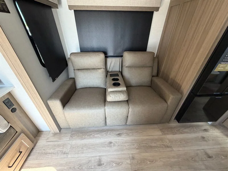 2027 Forest River ULTRALITE 2618RD Rockwood