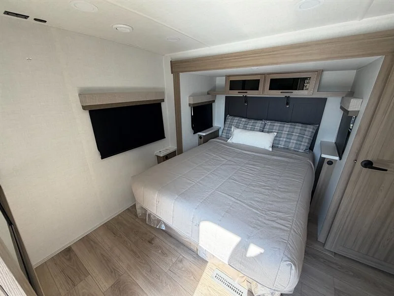 2027 Forest River ULTRALITE 2608BS Rockwood