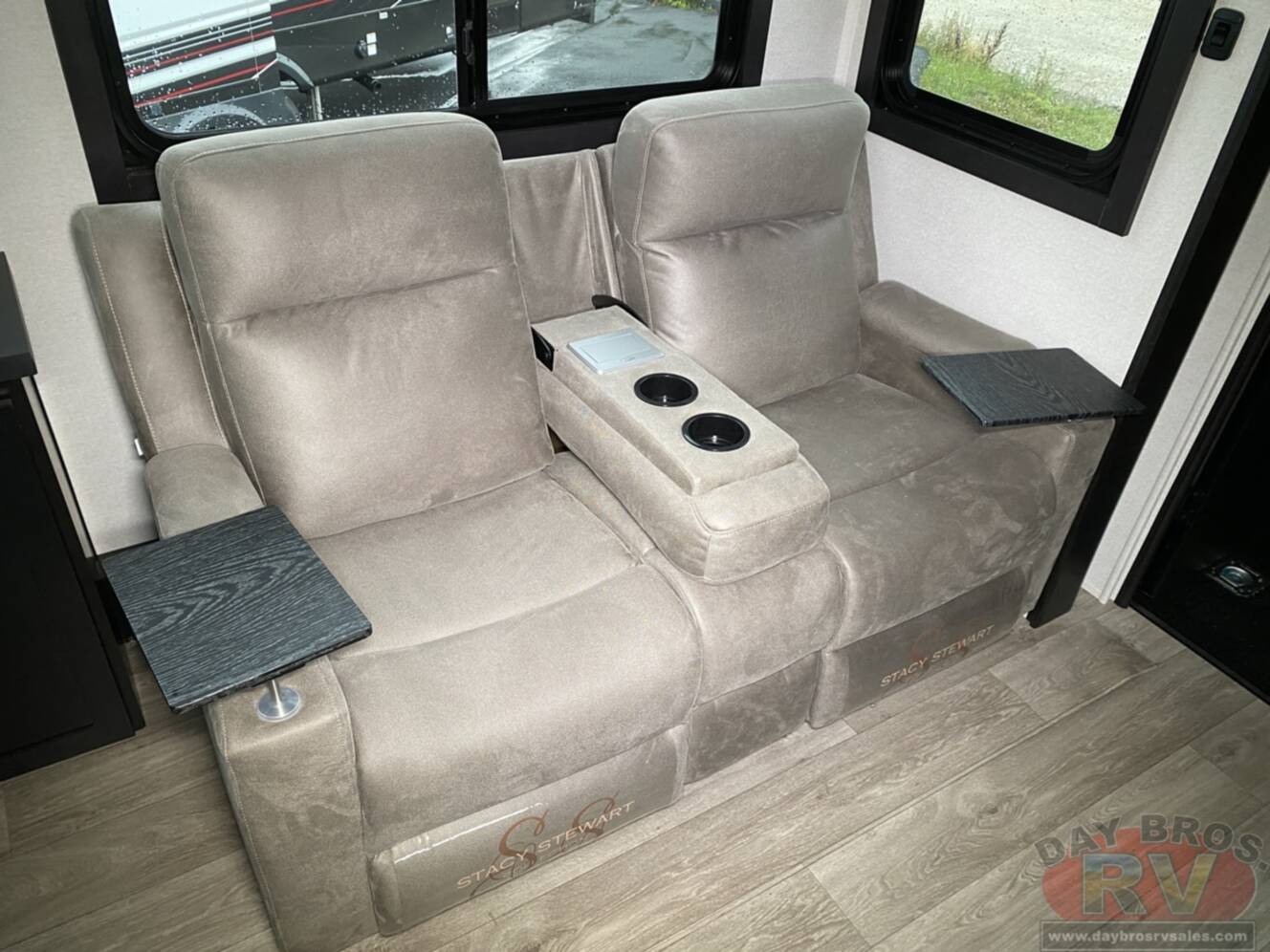 A photo of this 2027 Jayco Seismic 395