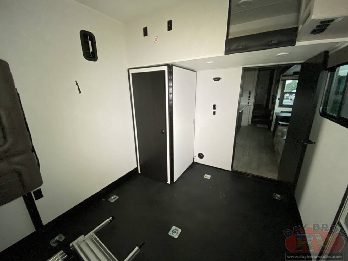 A photo of this 2027 Jayco Seismic 395