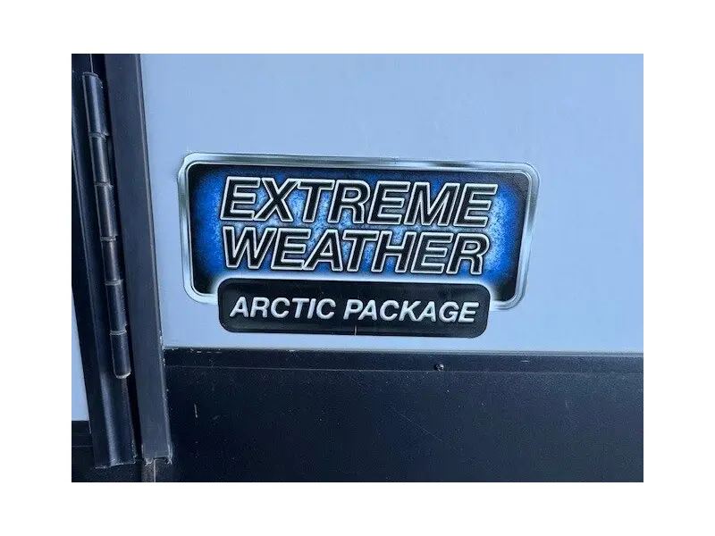 2019 FOREST RIVER CHEROKEE ARCTIC WOLF 285RL4