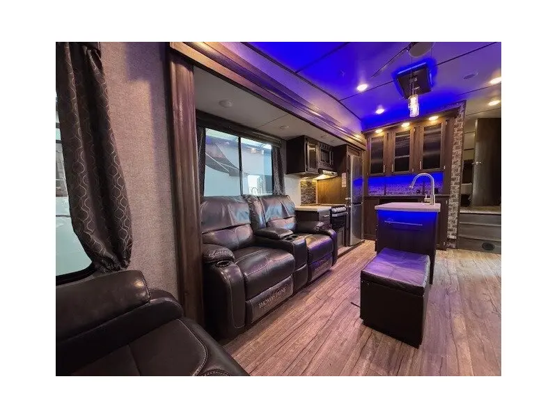 2019 FOREST RIVER CHEROKEE ARCTIC WOLF 285RL4