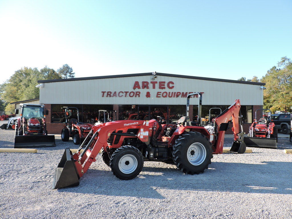 MAHINDRA 5145 Backhoe in Nauvoo, AL