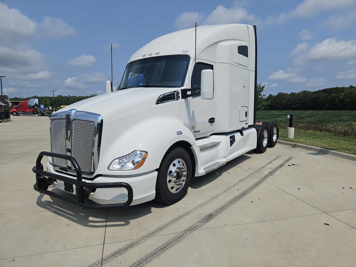 2022 KENWORTH T680 in Van Buren Township, MI