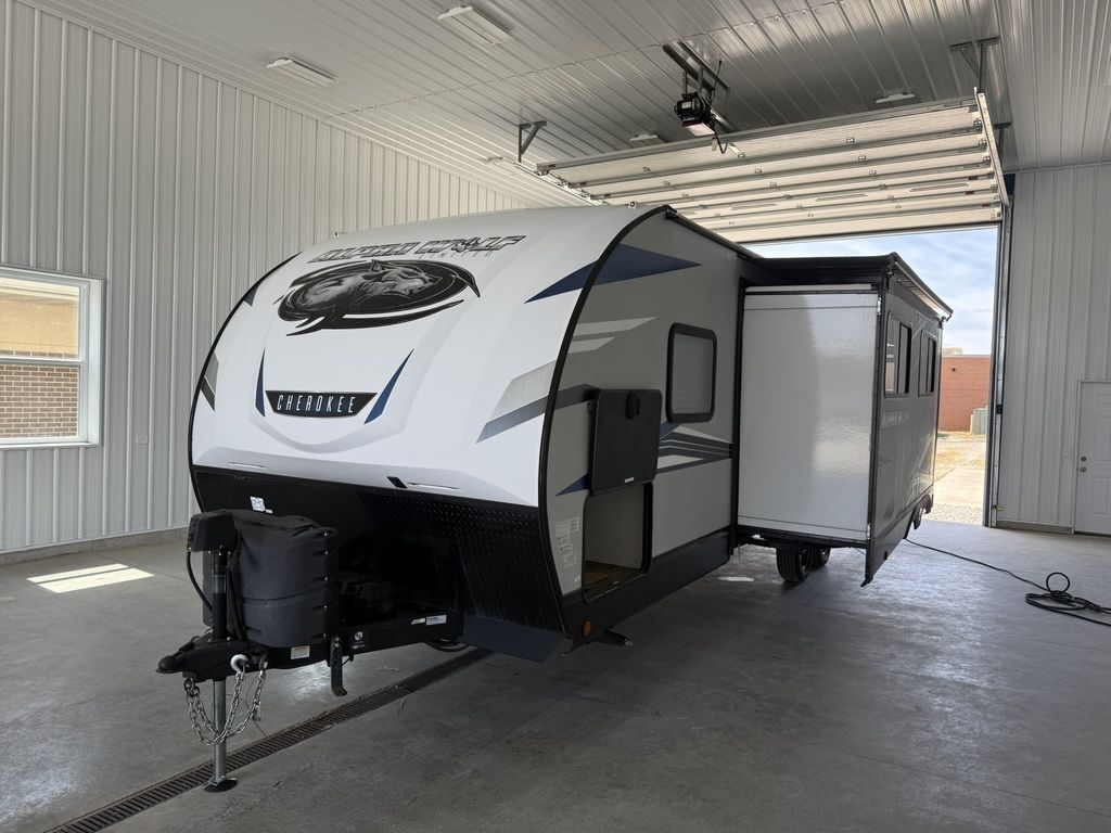 2021 Forest River Cherokee Alpha Wolf Lightweight 26DBH-L RV