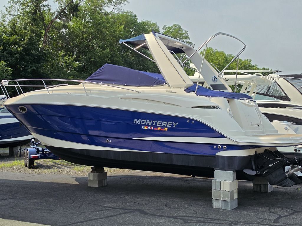 2006 Monterey 290 Cruiser in toms river NJ