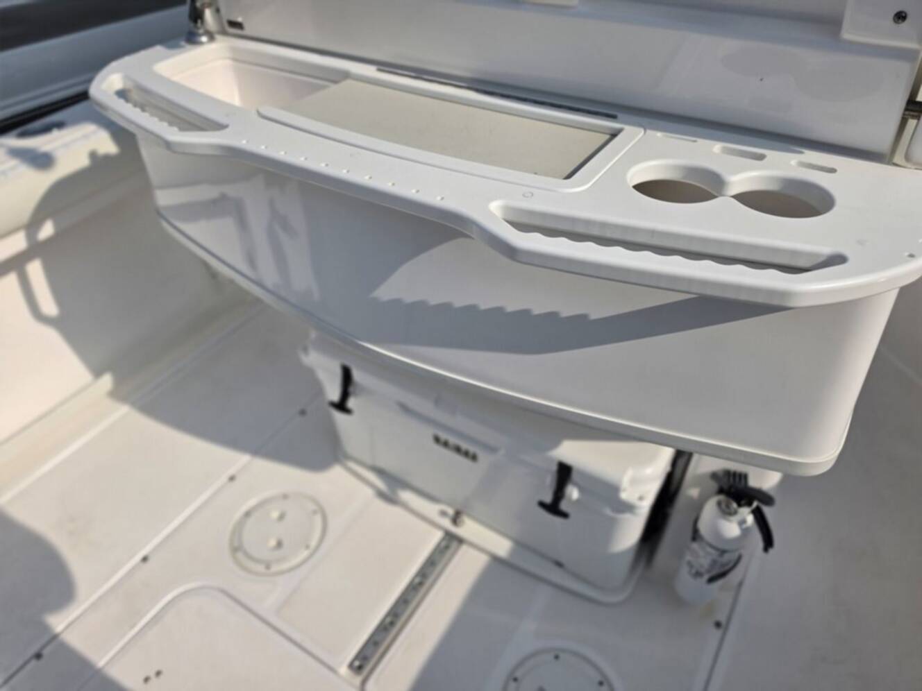 A photo of this 2017 Everglades 255 Center Console