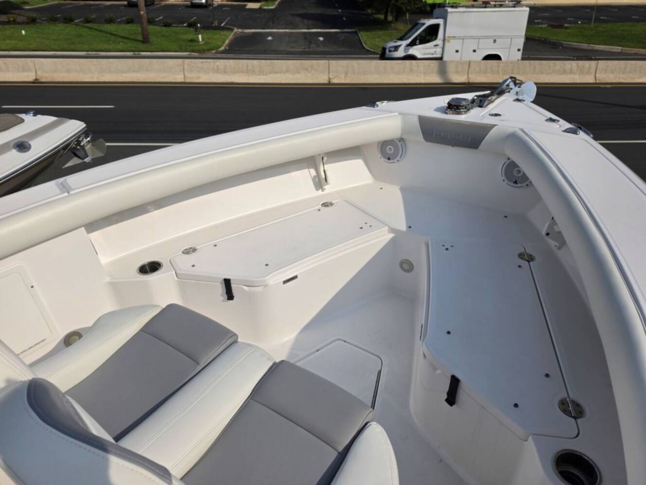 A photo of this 2017 Everglades 255 Center Console