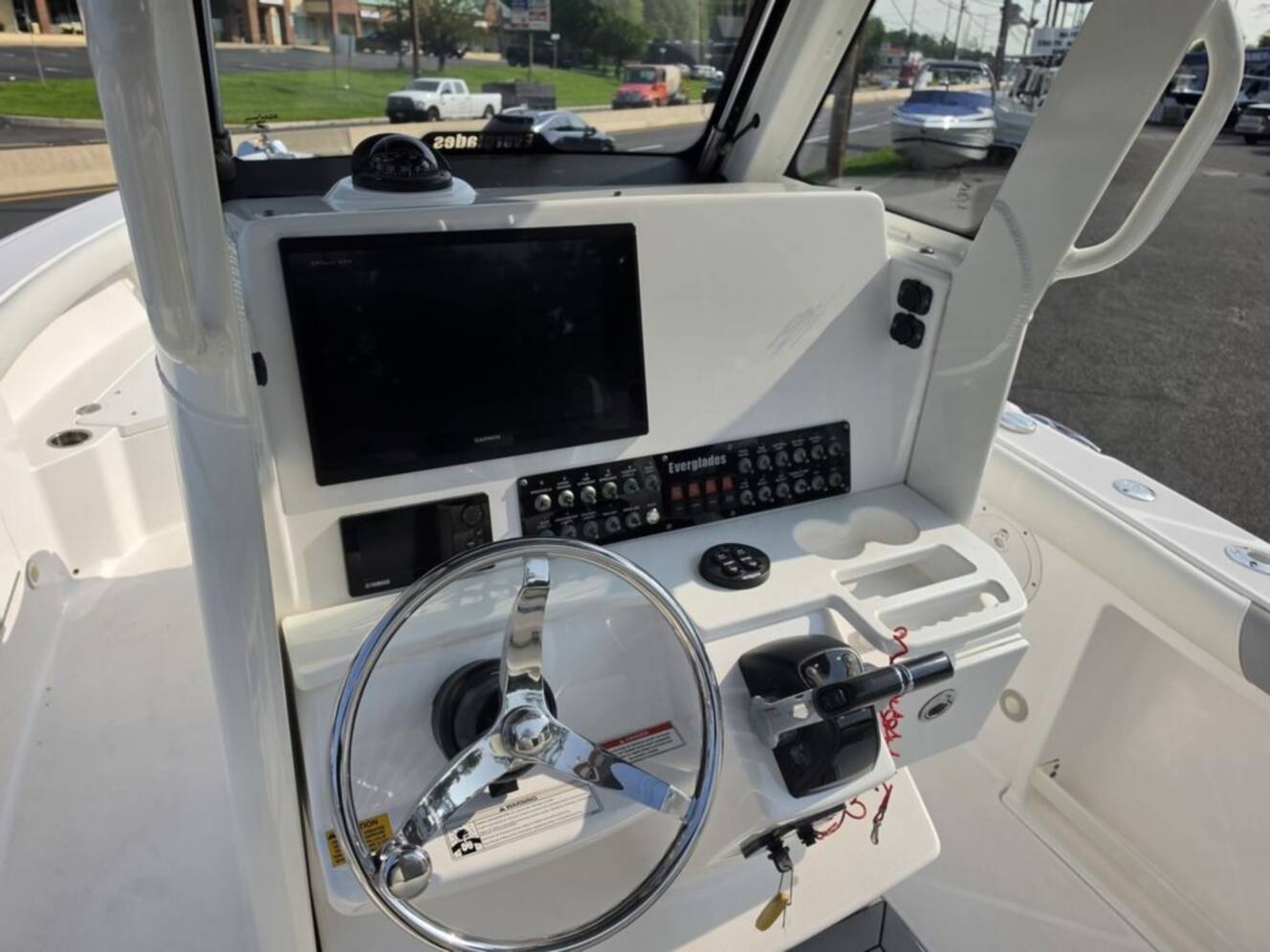 A photo of this 2017 Everglades 255 Center Console