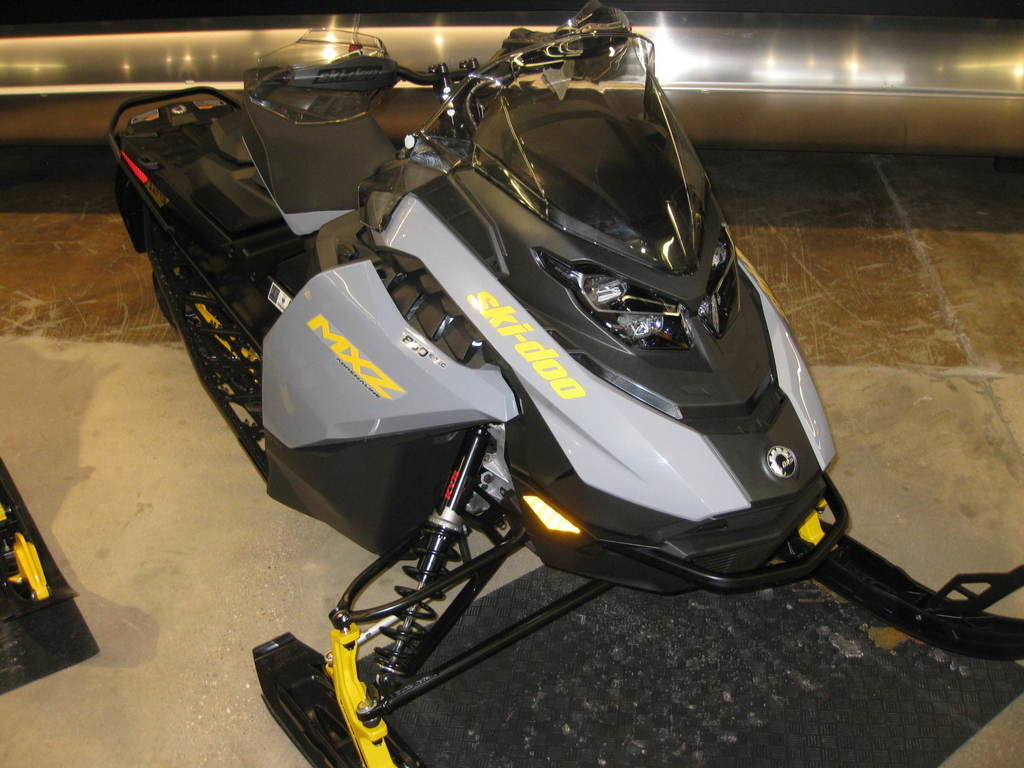 2026 Ski-Doo MXZ® Adrenaline® 850 E-TEC 129_Grey 850 E-TEC 129 1.5 in indian river MI