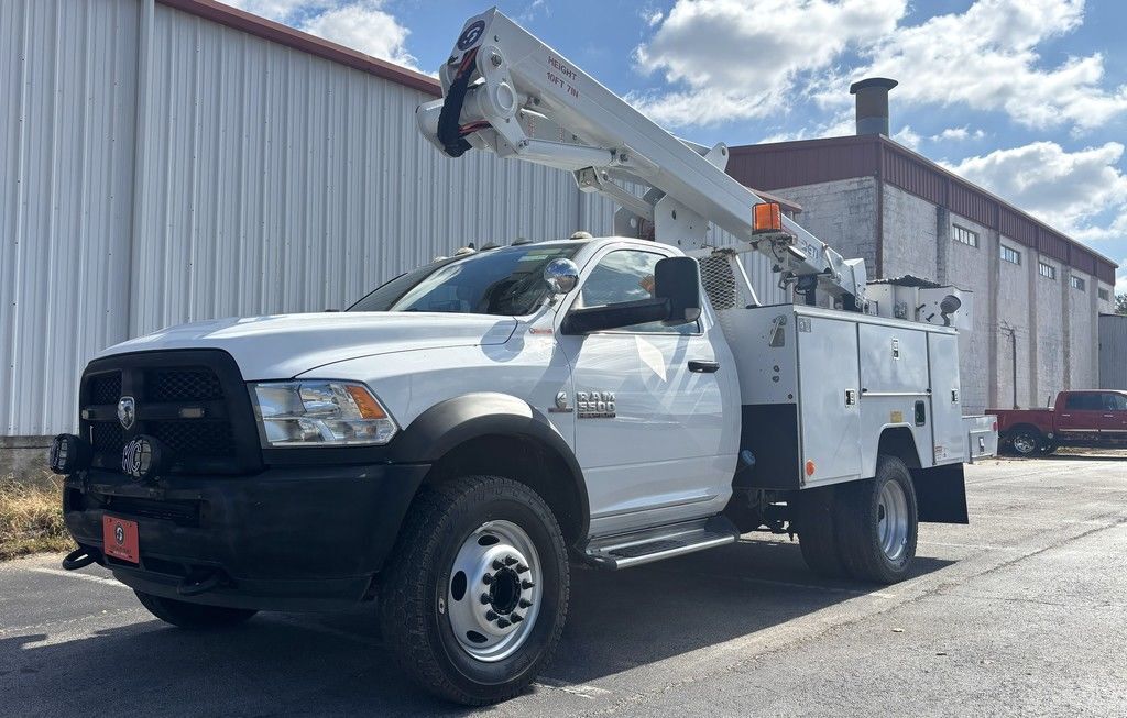 2017 ETI ETC37IH / Ram 5500 - Bucket Truck in Lindale, TX