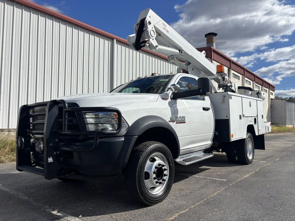 2016 ETI ETC37IH / Ram 5500 4x4 - Bucket Truck in Lindale, TX