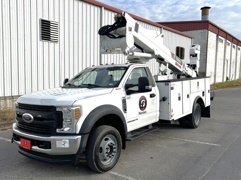 2018 Terex LTM40 / Ford F550 4x4 - Bucket Truck in Lindale, TX
