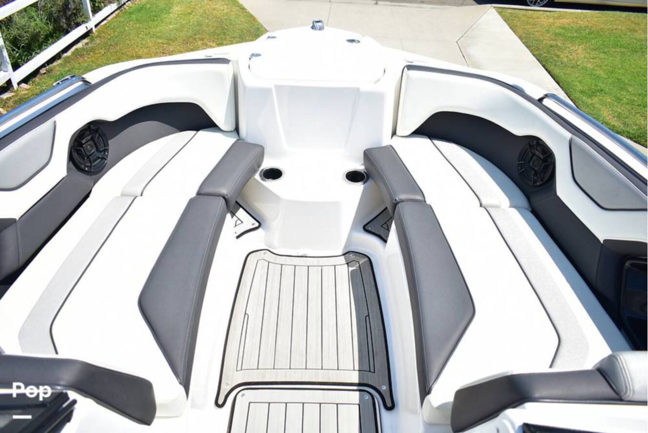A photo of this 2021 Yamaha 212S
