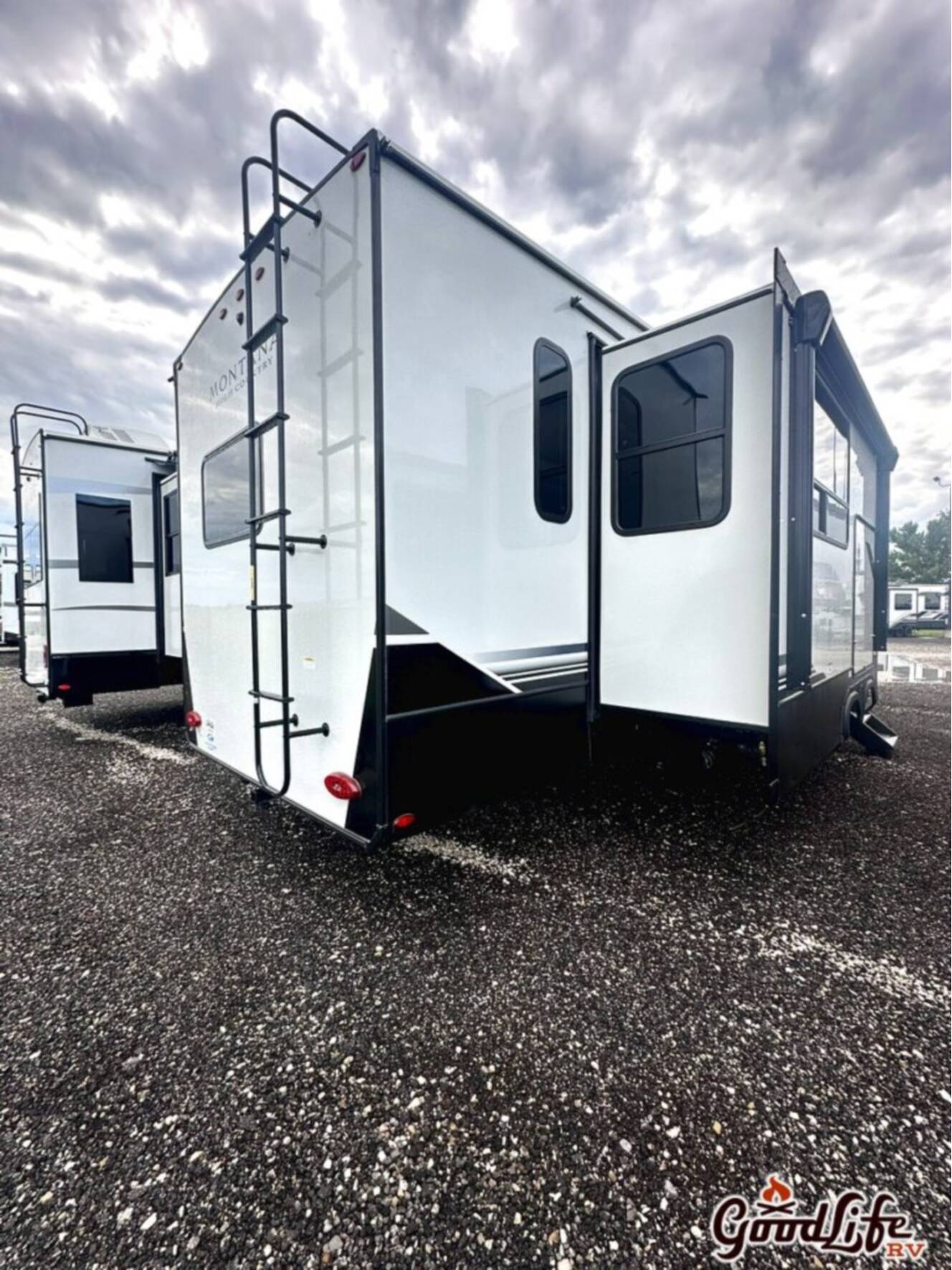 A photo of this 2025 Keystone Montana High Country 325RK