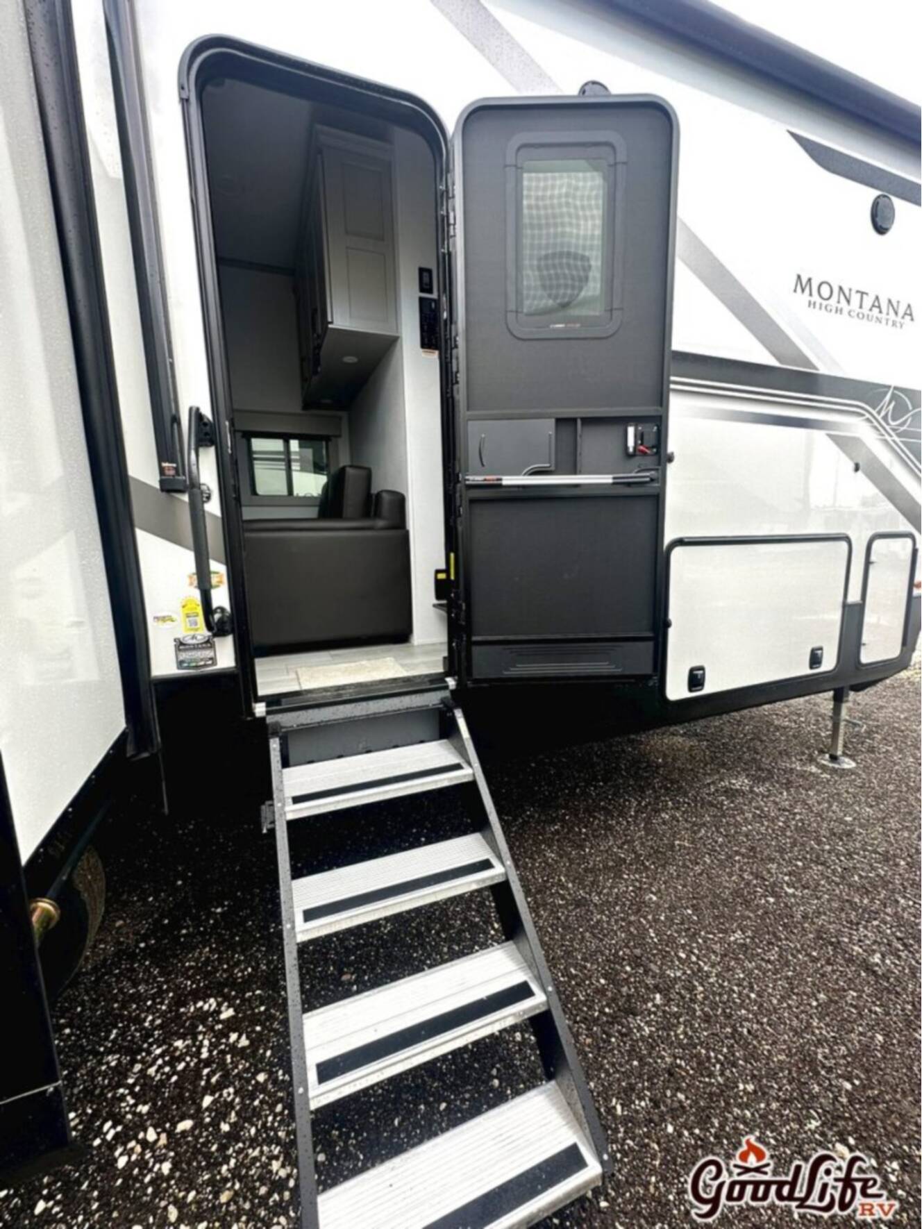 A photo of this 2025 Keystone Montana High Country 325RK