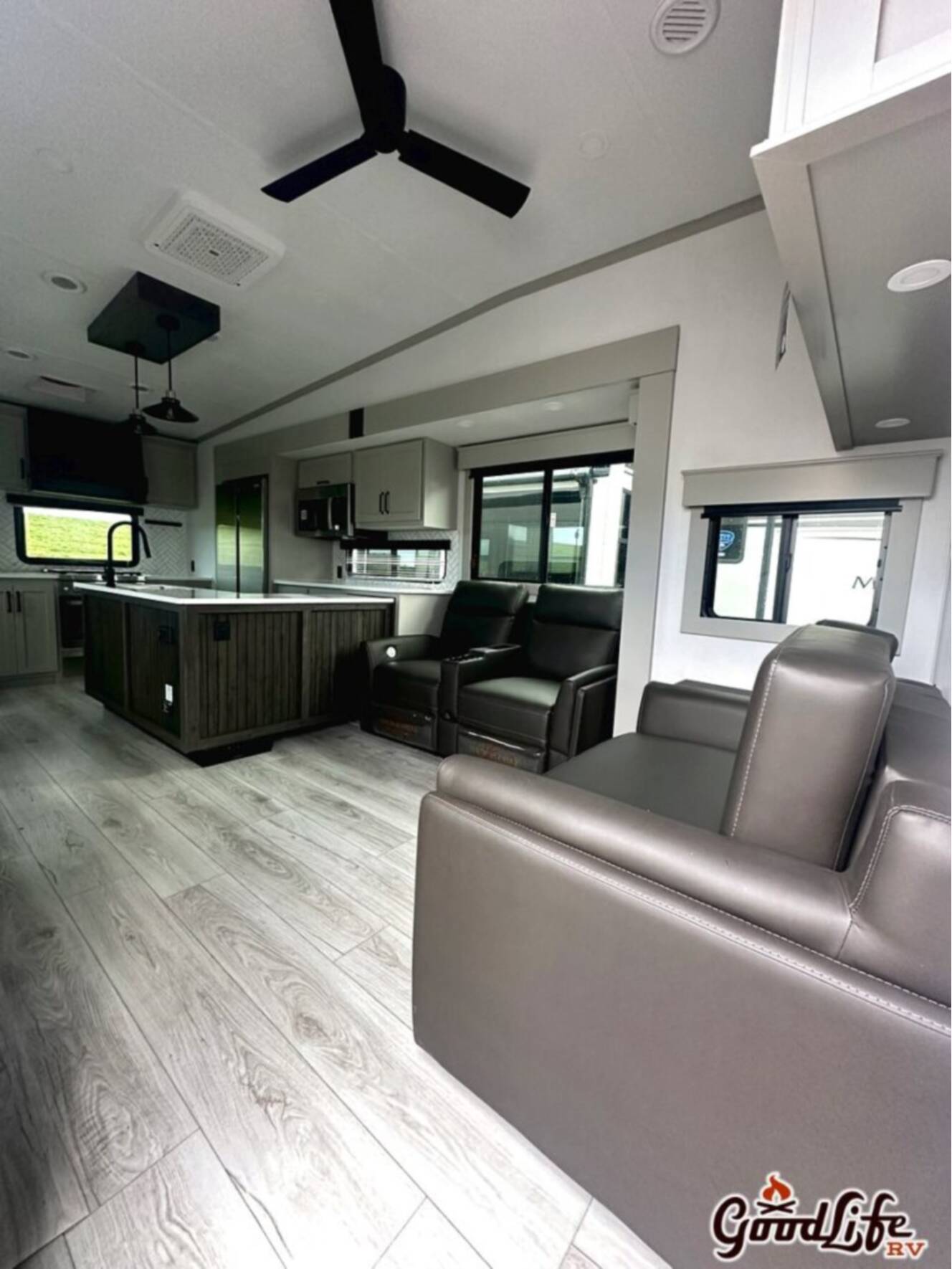 A photo of this 2025 Keystone Montana High Country 325RK