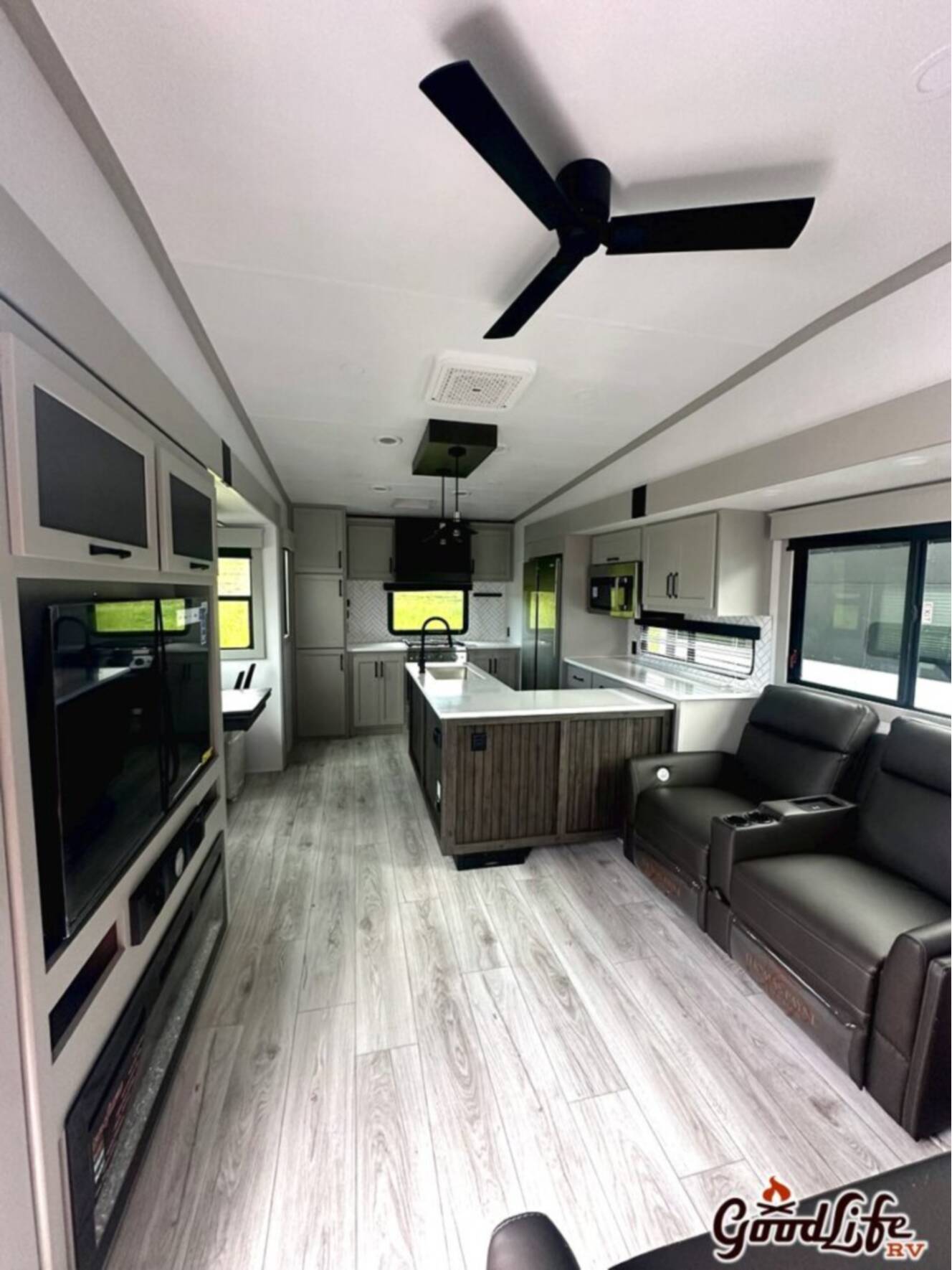 A photo of this 2025 Keystone Montana High Country 325RK