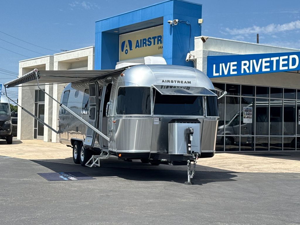 2025 Airstream Classic 28RB Twin in midway city CA