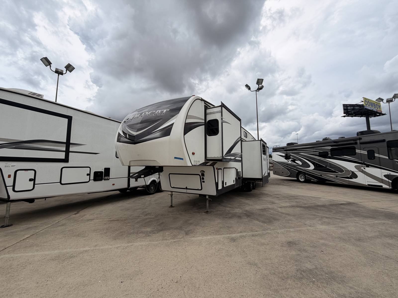 2020 Forest River WILDCAT 384MB in conroe TX