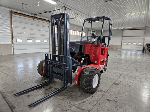 2015 Moffett M8 55.3 in Grabill, IN