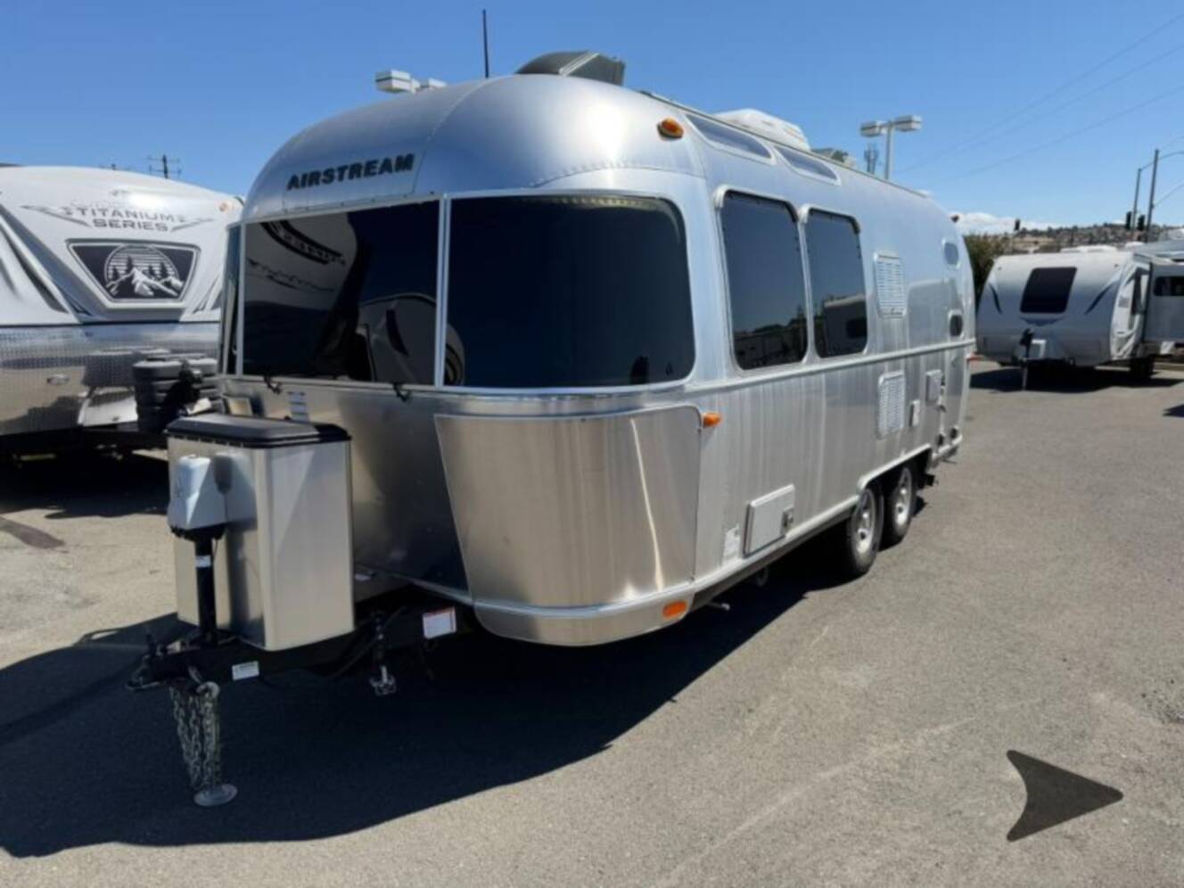 A photo of this 2019 Airstream Flying Cloud 23CB