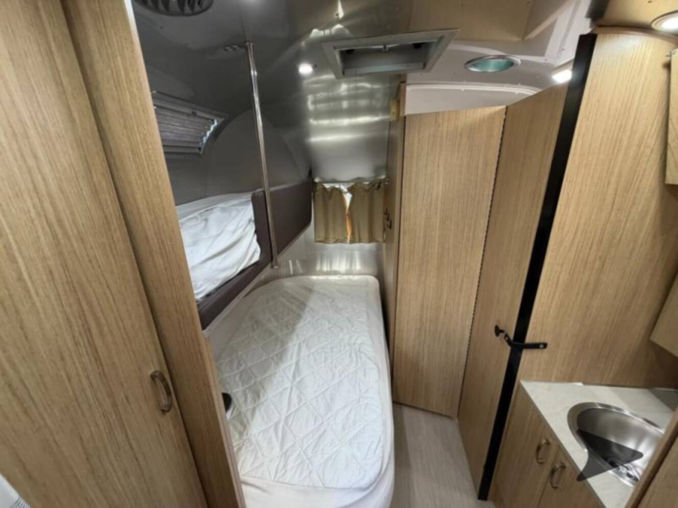 A photo of this 2019 Airstream Flying Cloud 23CB