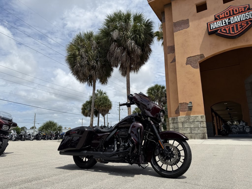 2019 Harley-Davidson Street Glide CVO Street Glide Black Forest CVO STREET GLIDE in Stuart, FL