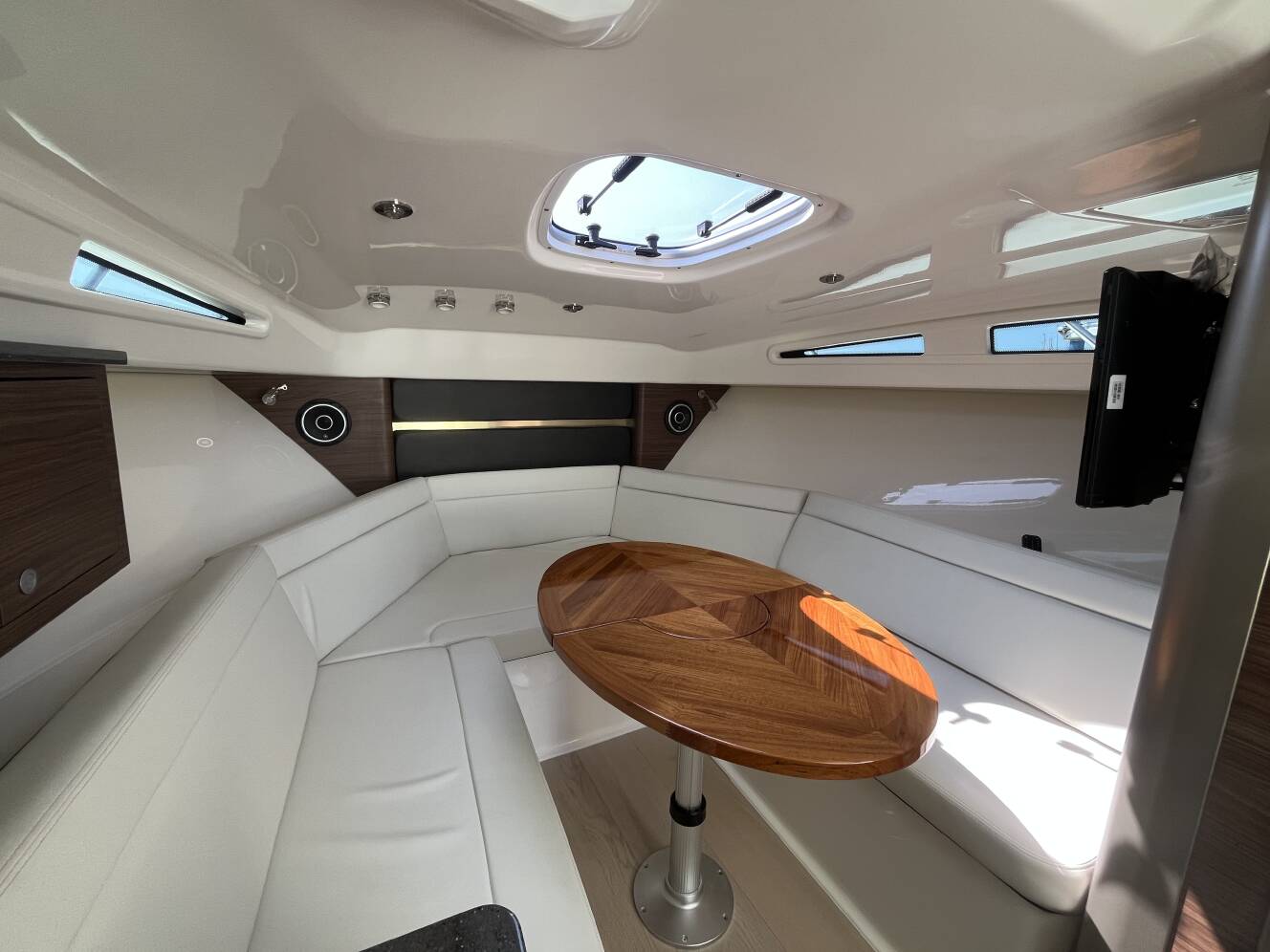 A photo of this 2025 Boston Whaler 325 CONQUEST