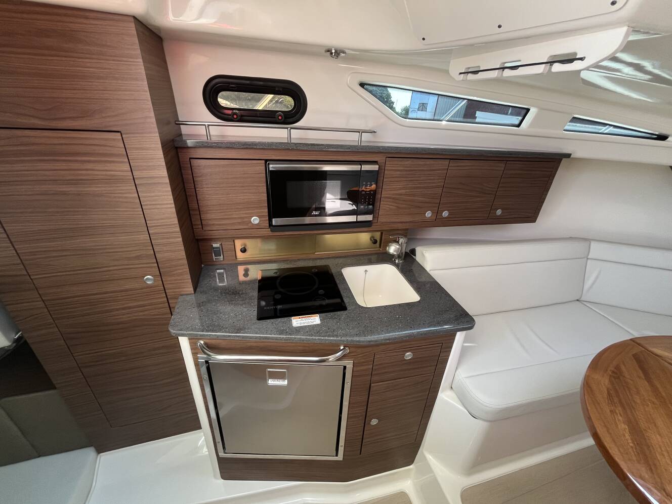 A photo of this 2025 Boston Whaler 325 CONQUEST