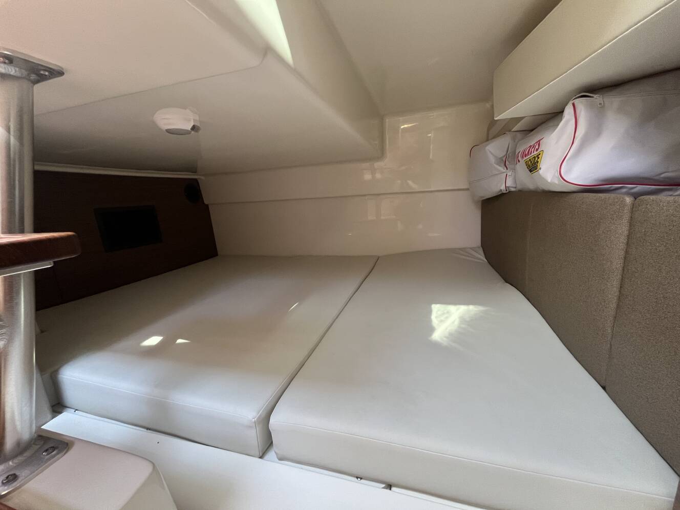 A photo of this 2025 Boston Whaler 325 CONQUEST