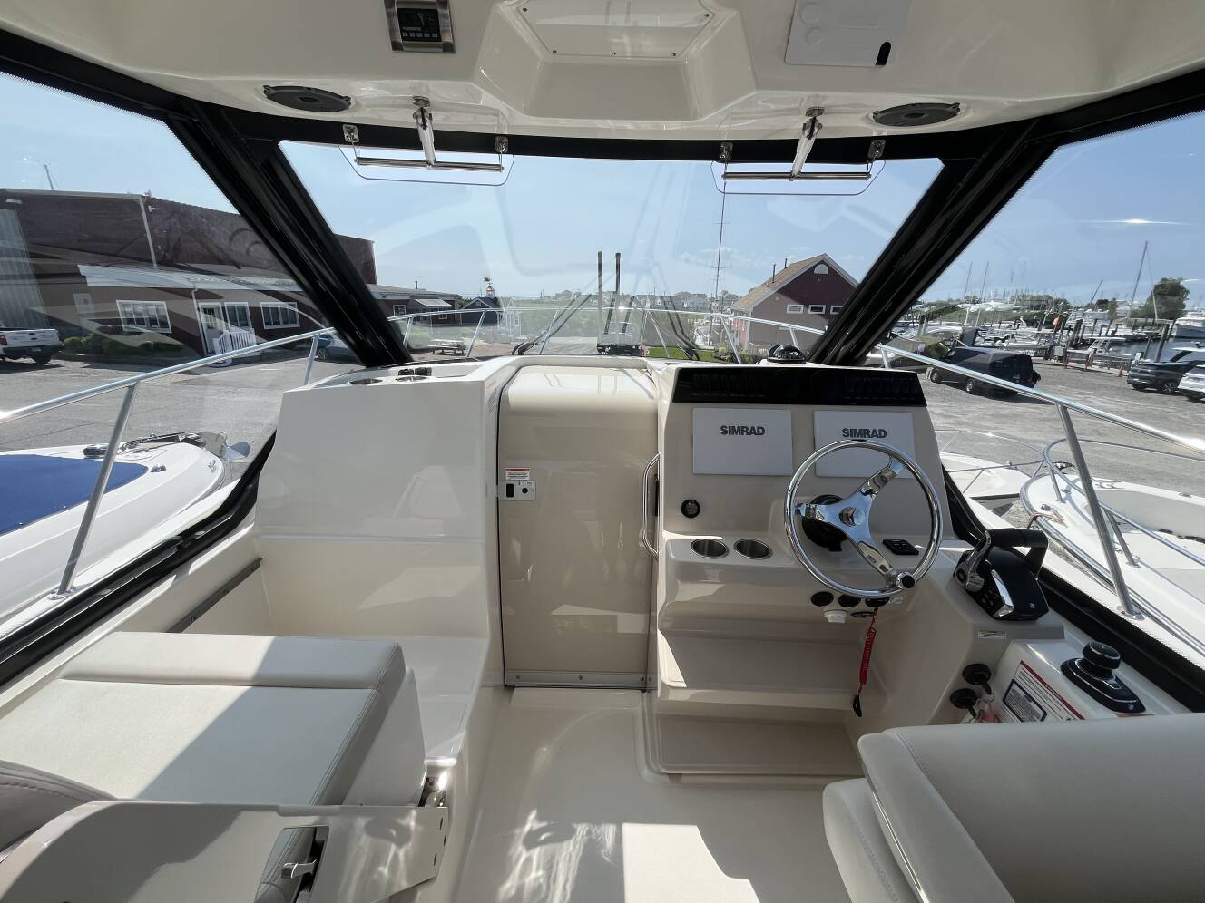 A photo of this 2025 Boston Whaler 325 CONQUEST