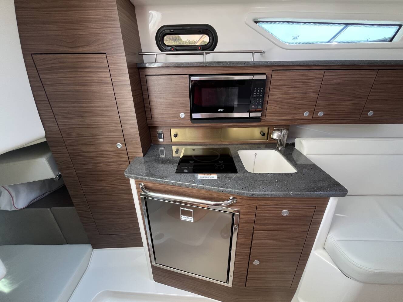 A photo of this 2025 Boston Whaler 325 CONQUEST