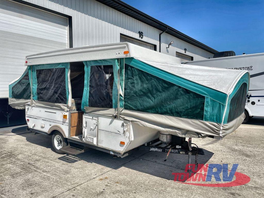 2003 Coachmen Rv Clipper Sport 128PLUS in edinburgh IN