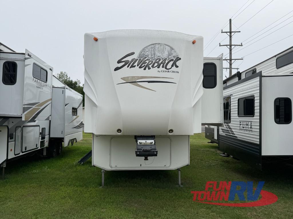 2011 Forest River Rv Cedar Creek Silverback 33L in north branch MI