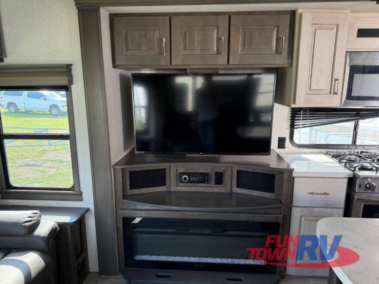 A photo of this 2022 Alliance Rv Paradigm 310RL