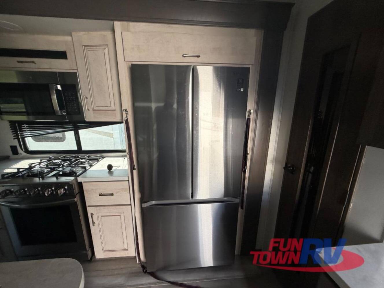 A photo of this 2022 Alliance Rv Paradigm 310RL