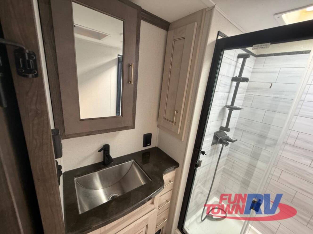 A photo of this 2022 Alliance Rv Paradigm 310RL