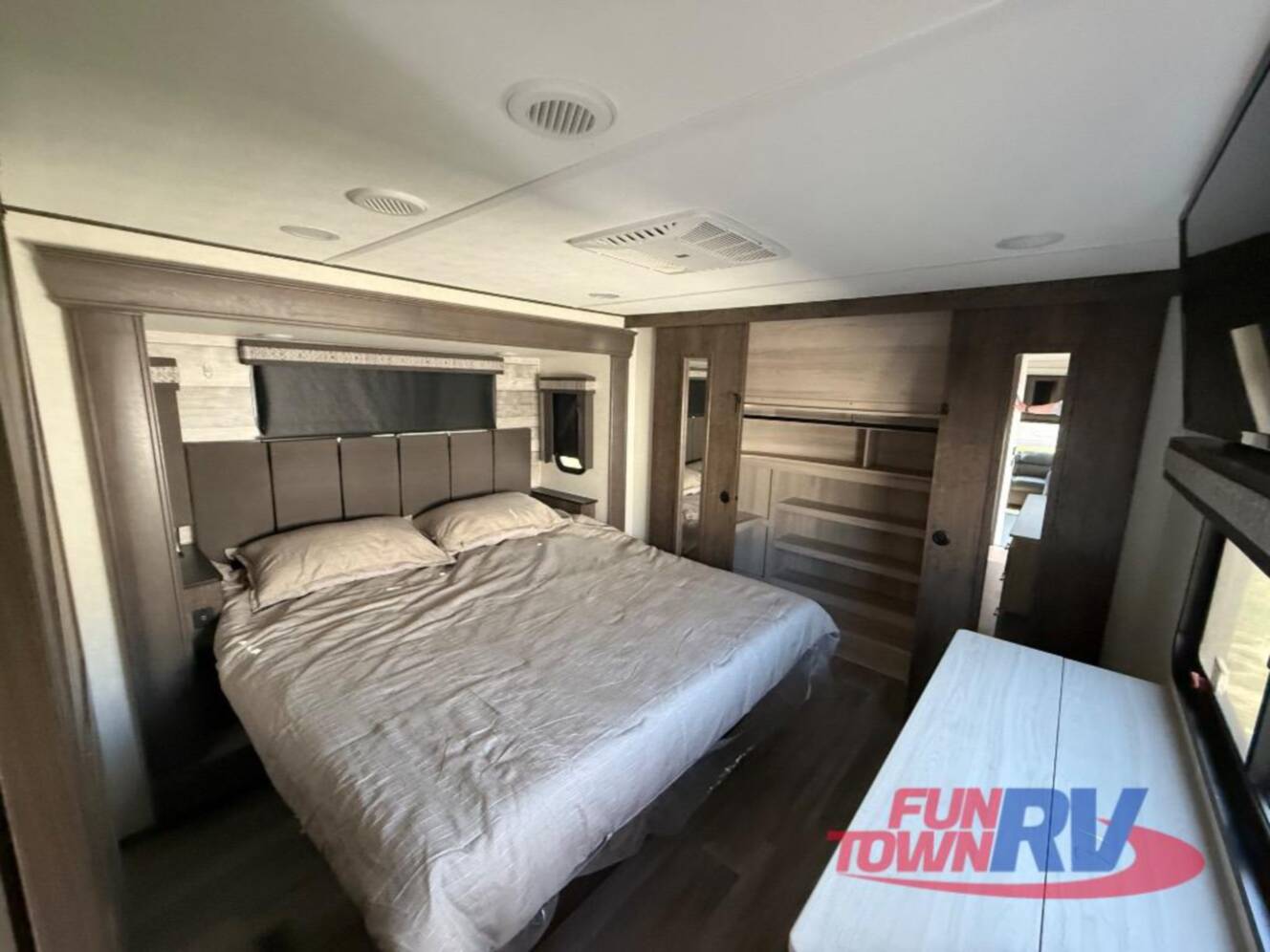 A photo of this 2022 Alliance Rv Paradigm 310RL