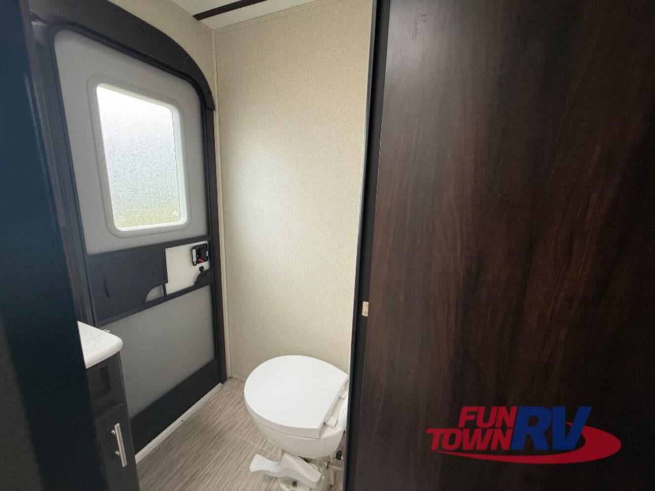 A photo of this 2019 Prime Time Rv LaCrosse 3310BH