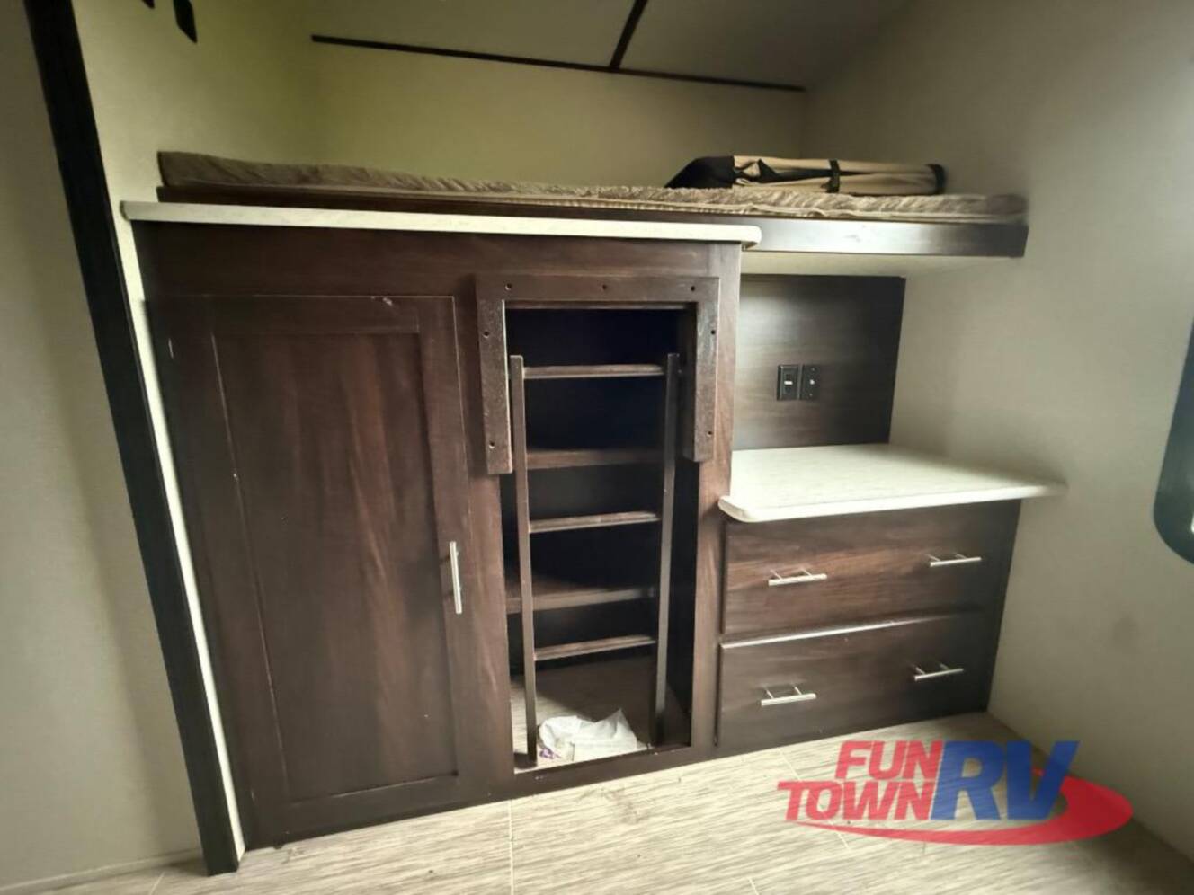 A photo of this 2019 Prime Time Rv LaCrosse 3310BH