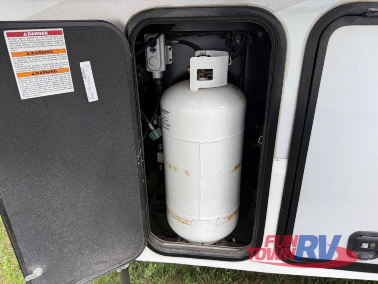 A photo of this 2022 Alliance Rv Paradigm 310RL
