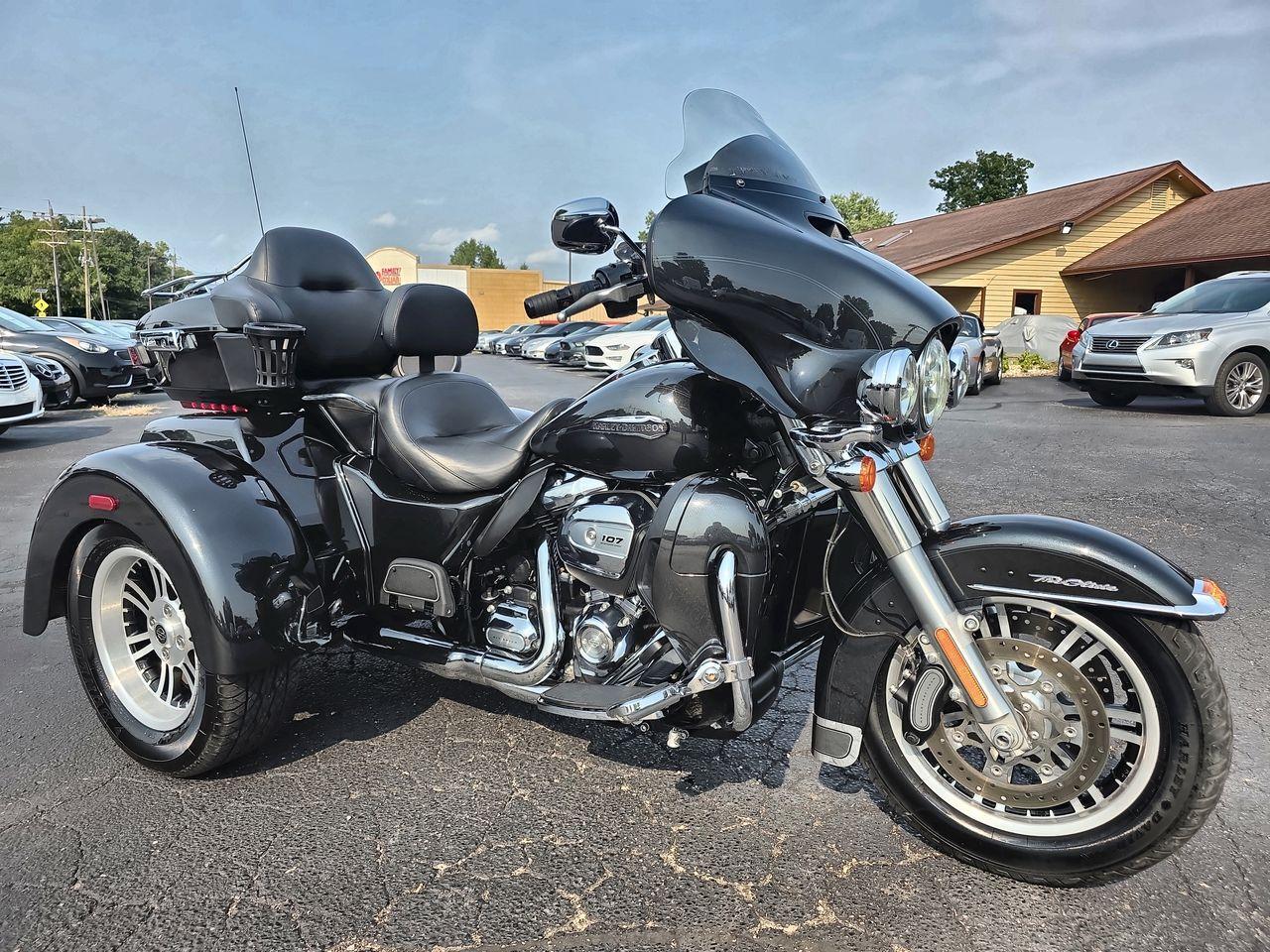 2018 Harley-Davidson FLHTCUTG TRI GLIDE ULTRA TRIKE ULTRA CLASSIC® in Ross, OH