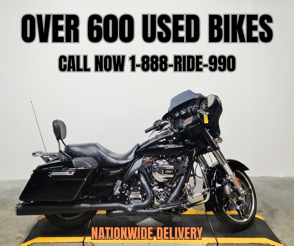 2016 Harley-Davidson® Street Glide in Sandusky, MI