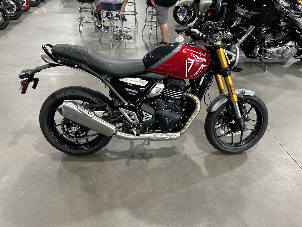 2026 Triumph Speed 400 Lava Red Gloss/Storm Grey BASE in Fayetteville, NC
