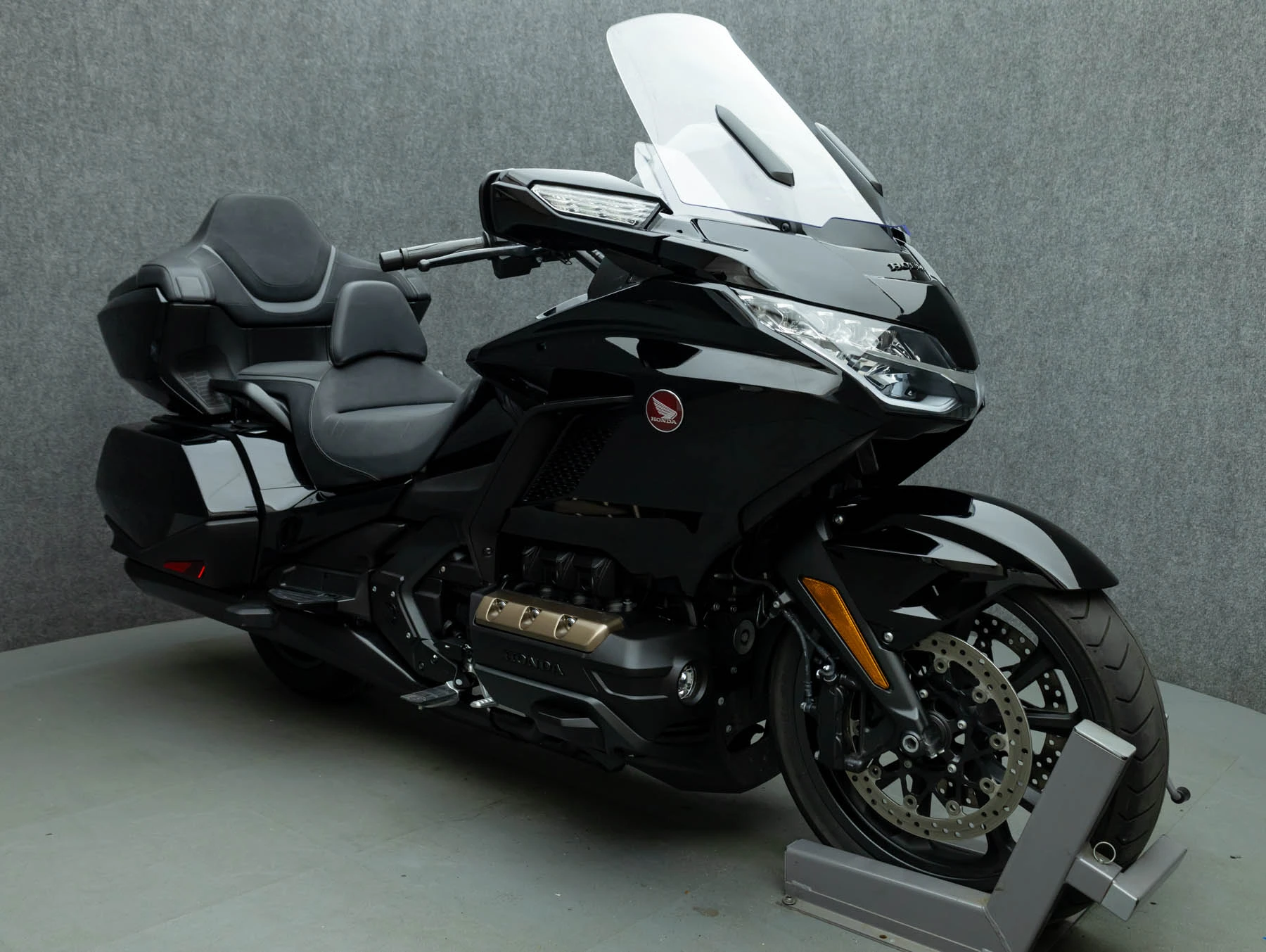 2023 Honda GL1800 GOLDWING TOUR 1800 W/ABS