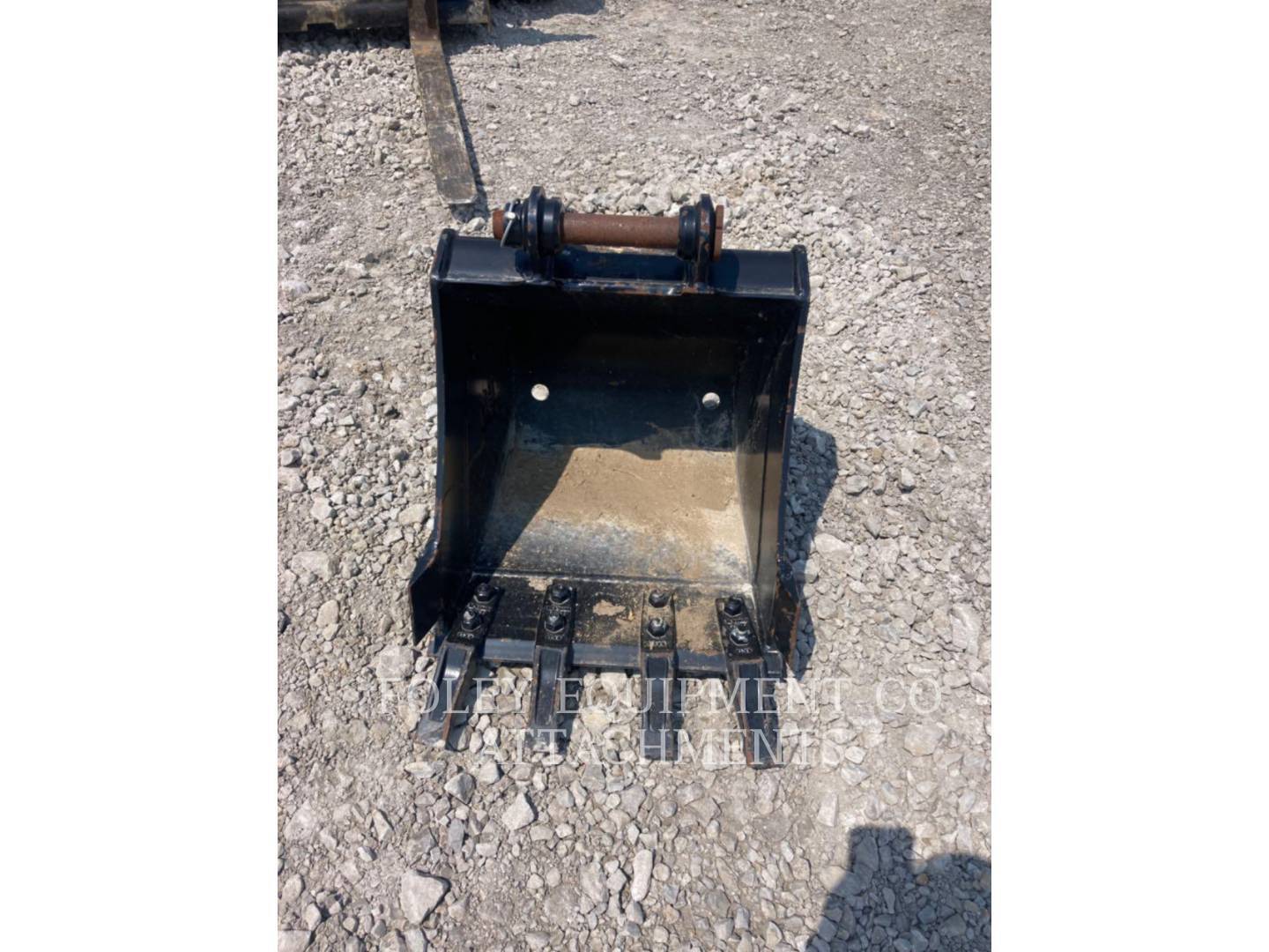 1900 CAT BK302P20 in Kansas City, MO