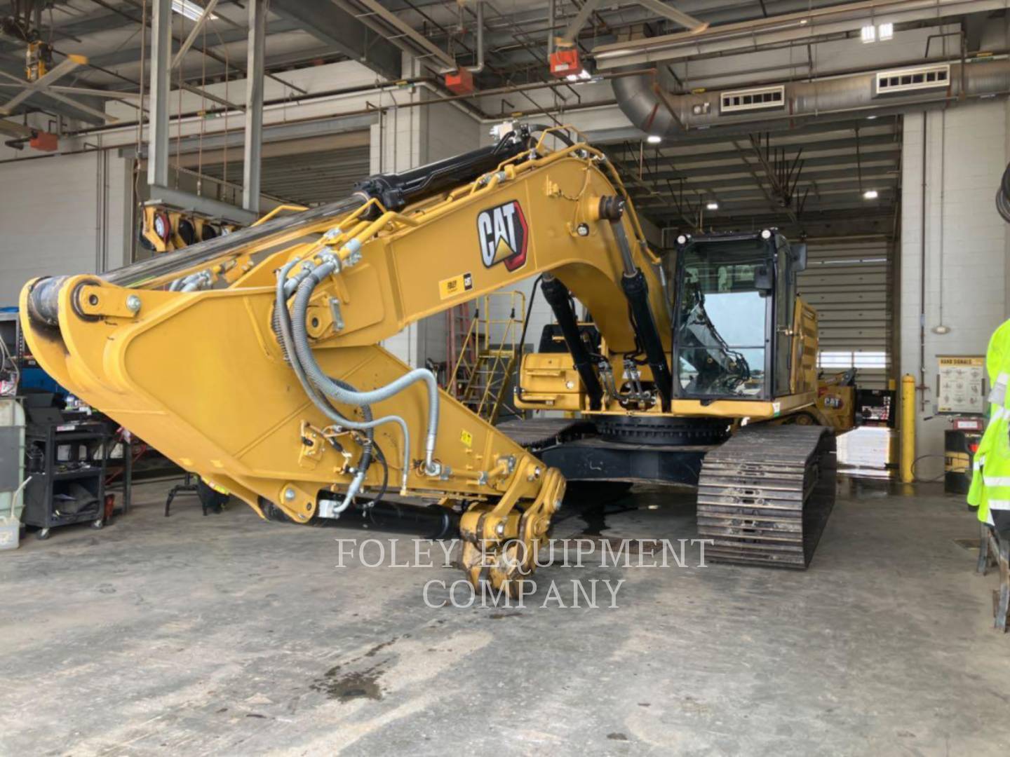 2022 CAT 340-0810I in Wichita, KS