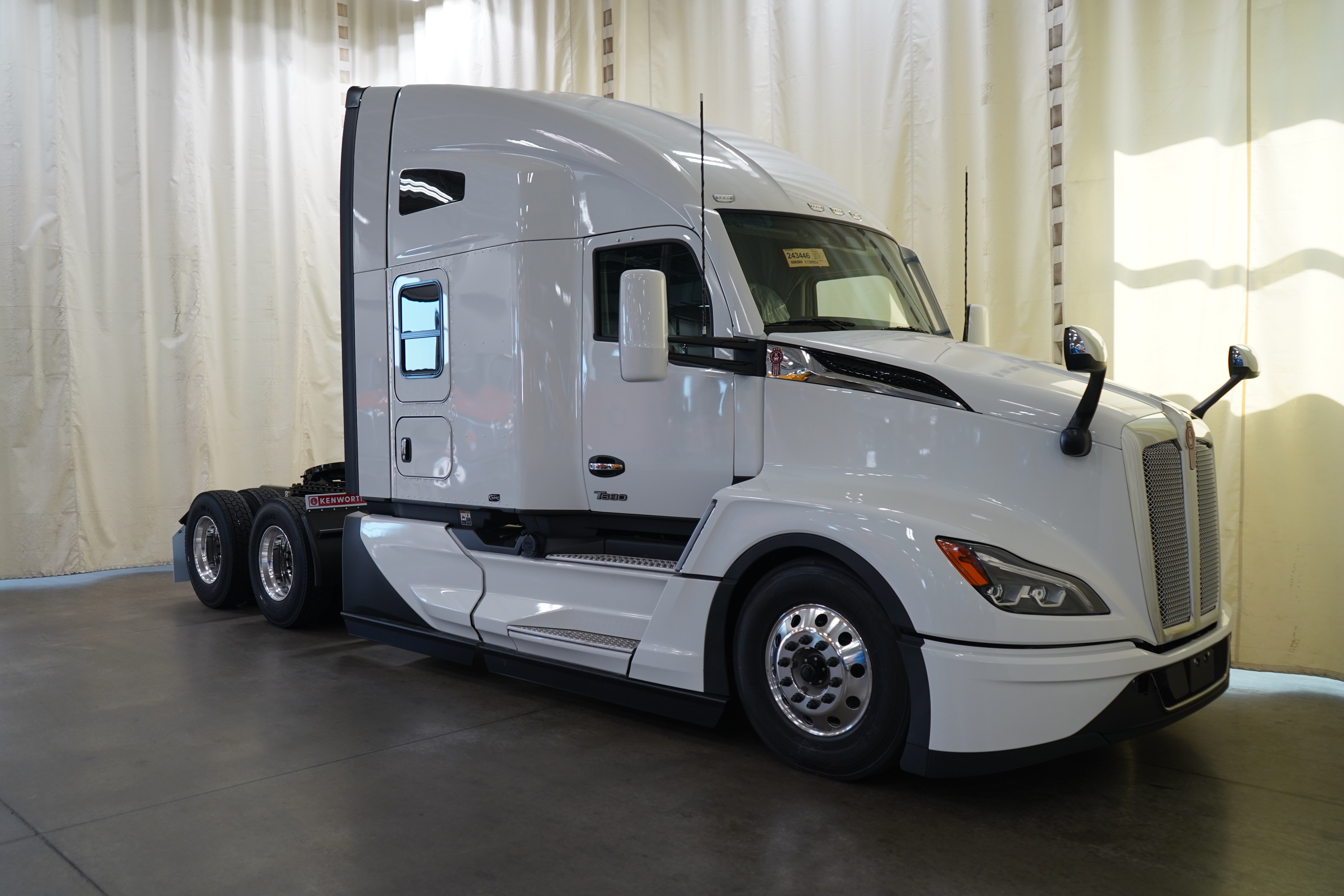 2027 KENWORTH T680 in Wilmington, NC