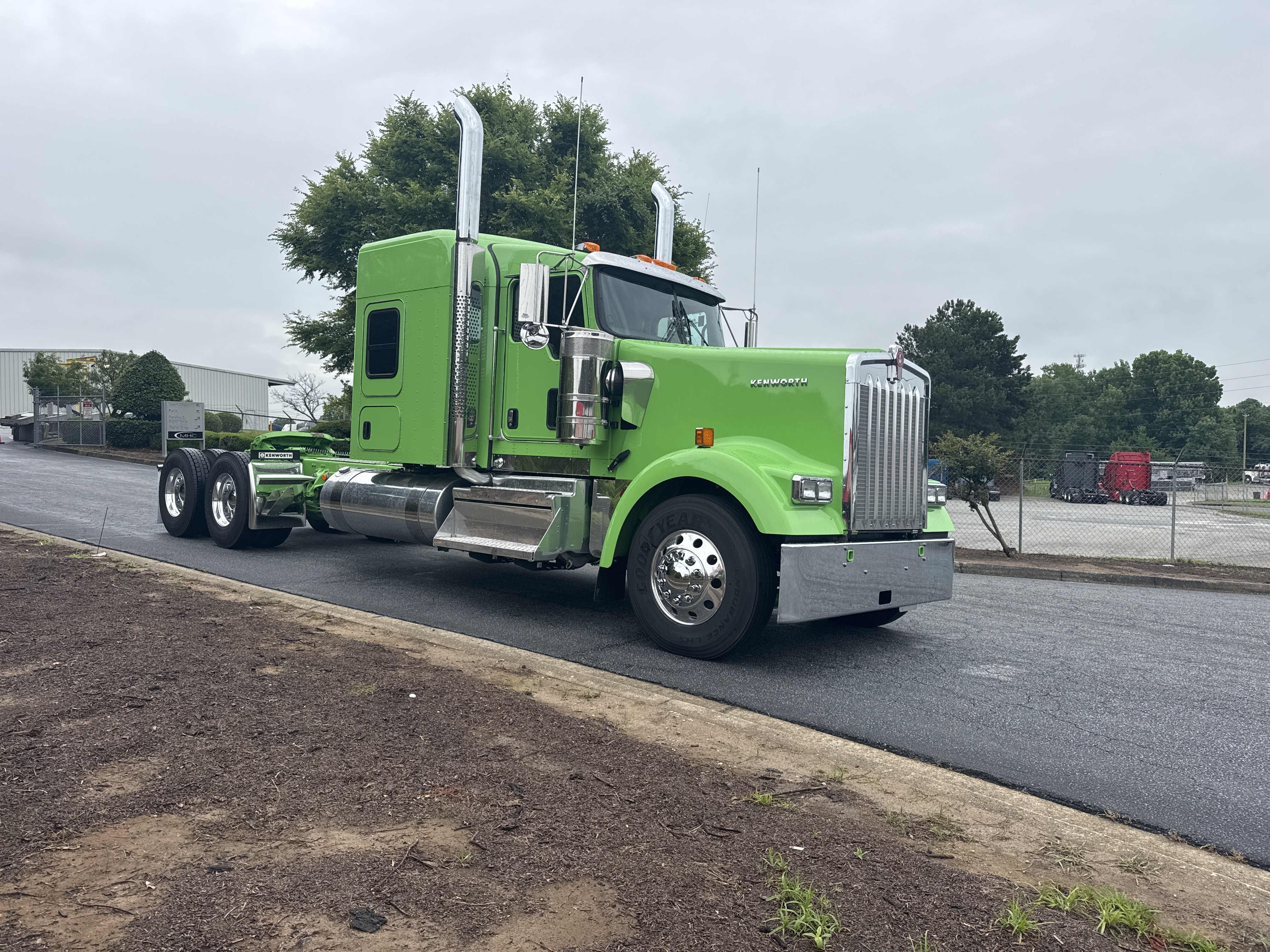 2027 KENWORTH W900L in Mableton, GA